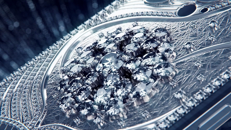 В России выпустили самый дорогой в мире iPhone 14 &mdash; &laquo;алмазная снежинка&raquo; за 31 560 000 рублей